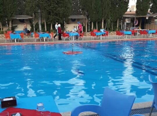 مسبح غولدن روز