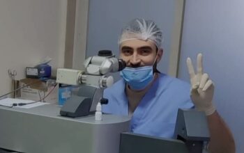 الدكتور عمار حمزة طبيب وجراح عيون