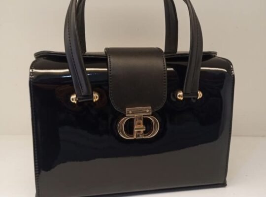 أحذية وحقائب الطليوني