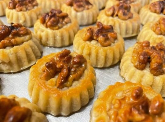 حلويات التاج