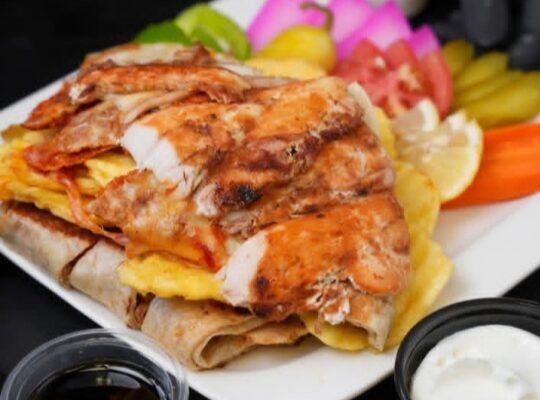 مطعم وشاورما الأغر