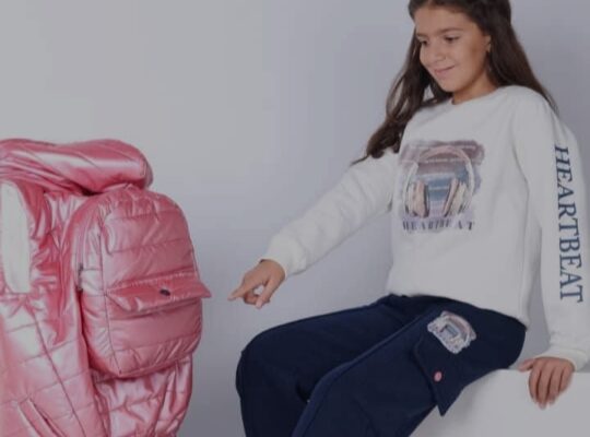 عالم الطفولة للألبسة الولادية