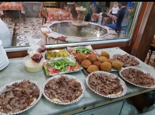 مطعم الصديق الشرقي