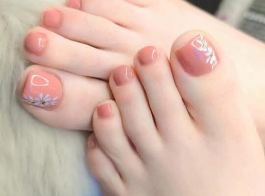 ميرا لتجميل الأظافر