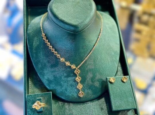 مجوهرات سارة