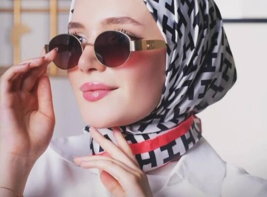 سكارف حبات التوت