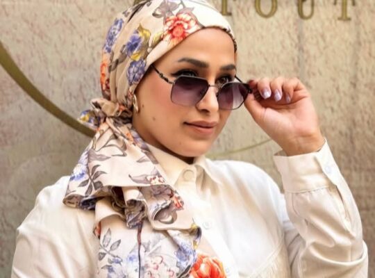 سكارف حبات التوت