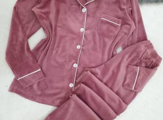 روج للألبسة النسائية