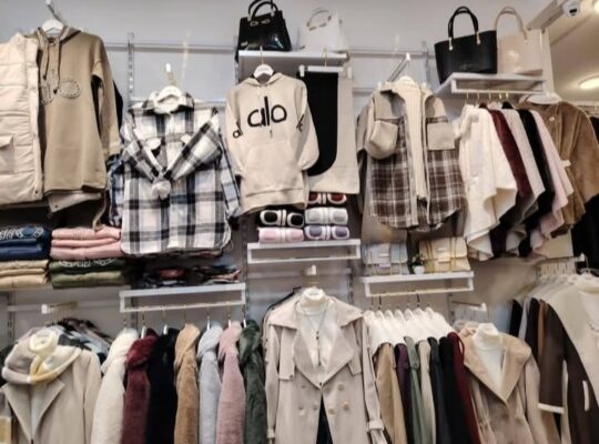 أزياء سلمون للألبسة النسائية