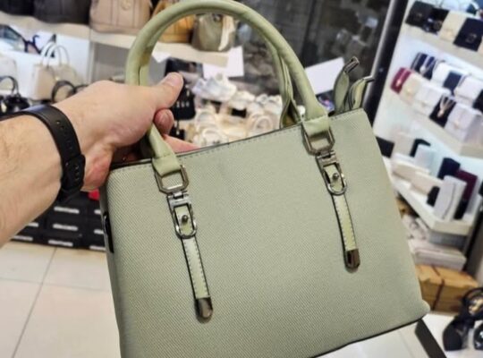 فلورانس للأحذية والجذادين النسائية