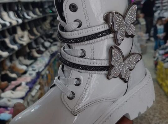 صالة أحذية شانيل شوز للأحذية والحقائب