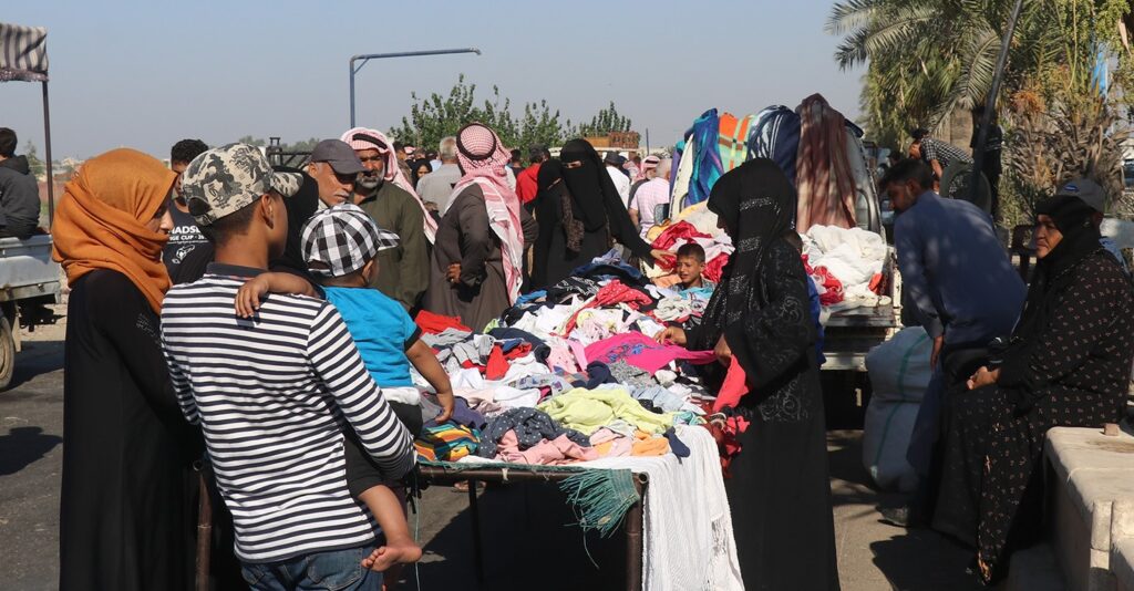 سوق الجمعة في محافظة الرقة 