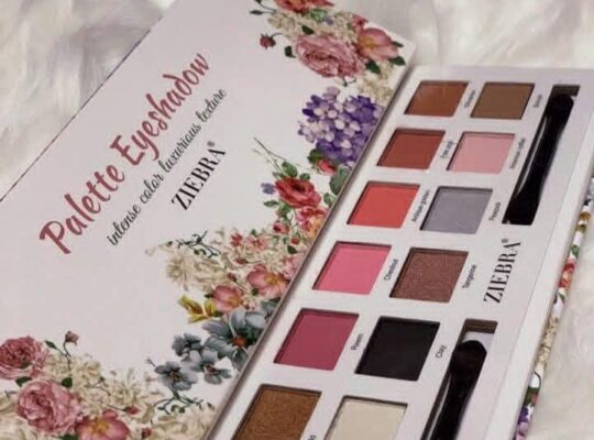 ديموند للإكسسوارات، الماكياج، والألبسة النسائية