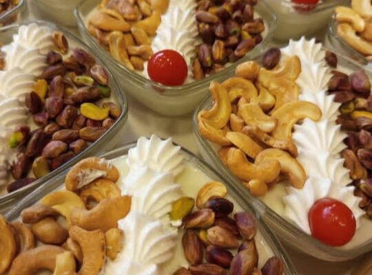 حلويات وبوظة وباتيسري المذاق الملكي