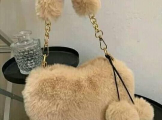 كادوز للمكياج والهدايا