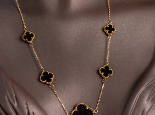 مجوهرات مشارقة