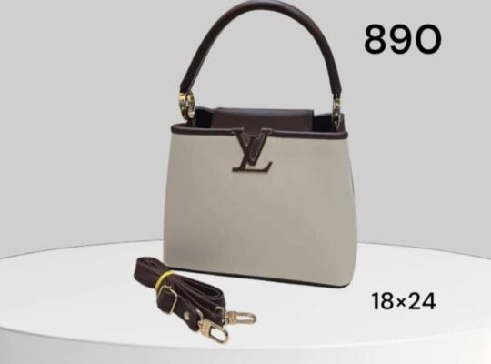 هاي واي للألبسة النسائية والجلديات