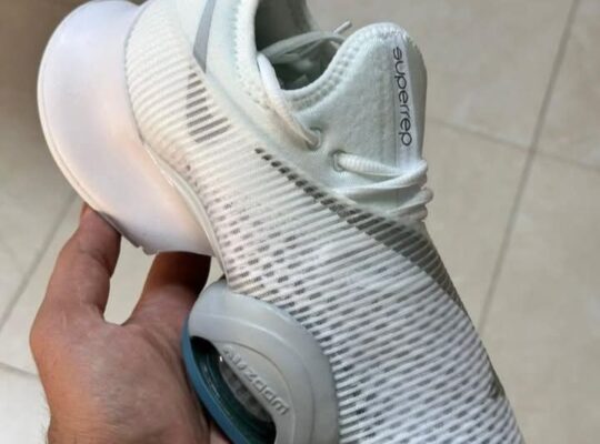 هاي واي للألبسة النسائية والجلديات