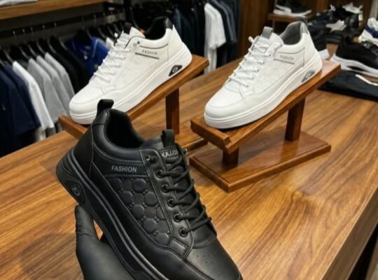 سبورات طارق صبوح ألبسة وأحذية رجالية