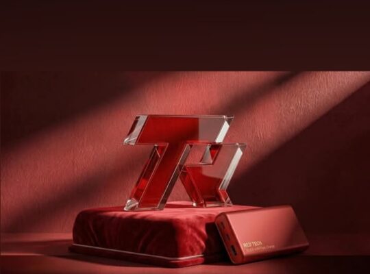 الأحمر لإكسسوارات الموبايل والكمبيوتر