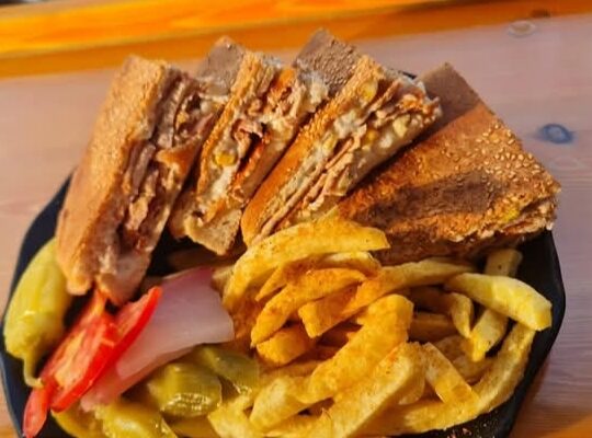 مطعم بوابة الشام