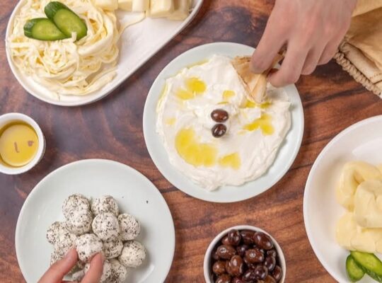 ألبان وأجبان الزيبق